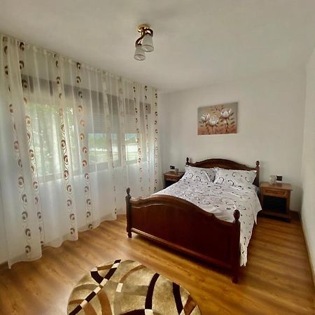 Apartament Sunshine Apartment Orşova Екстериор снимка