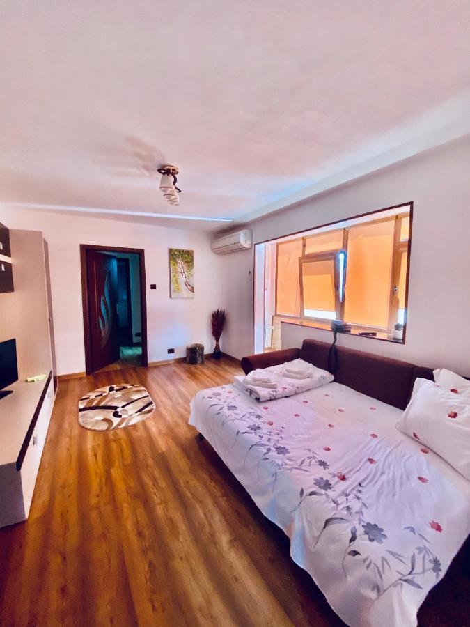 Apartament Sunshine Apartment Orşova Екстериор снимка