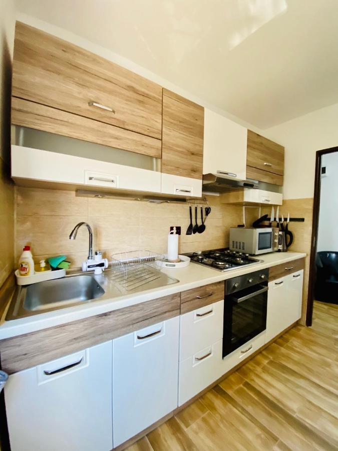 Apartament Sunshine Apartment Orşova Екстериор снимка